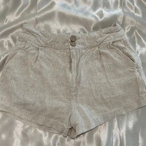 Linen shorts! Perfect for a beach day!